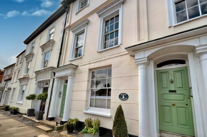 1 Bedroom Flat To Rent In Castle Street, Farnham, GU9