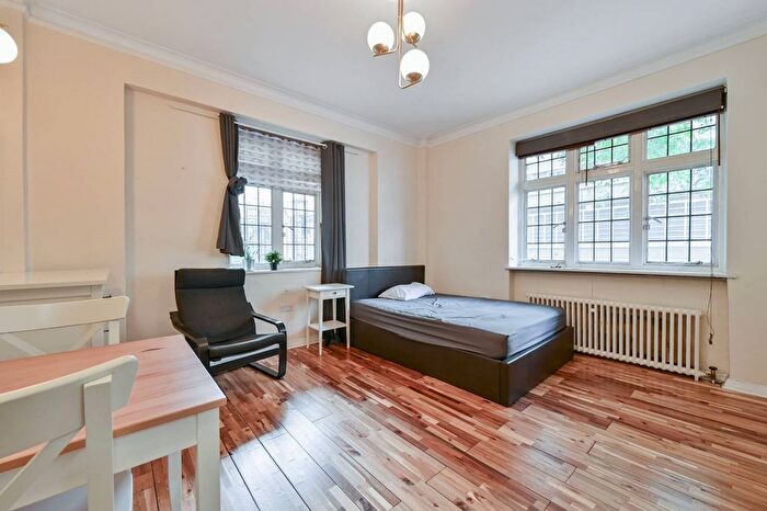 Studio To Rent In Clare Court, Bloomsbury, London, WC1H