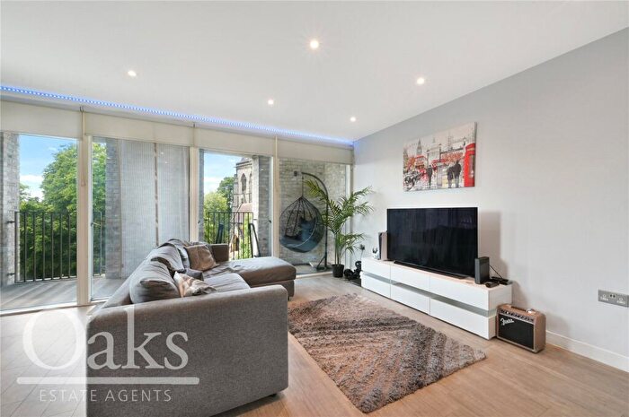 2 Bedroom Apartment To Rent In Blunt Road, South Croydon, CR2