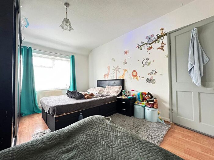 1 Bedroom Flat To Rent In Flamstead Road, Dagenham, RM9