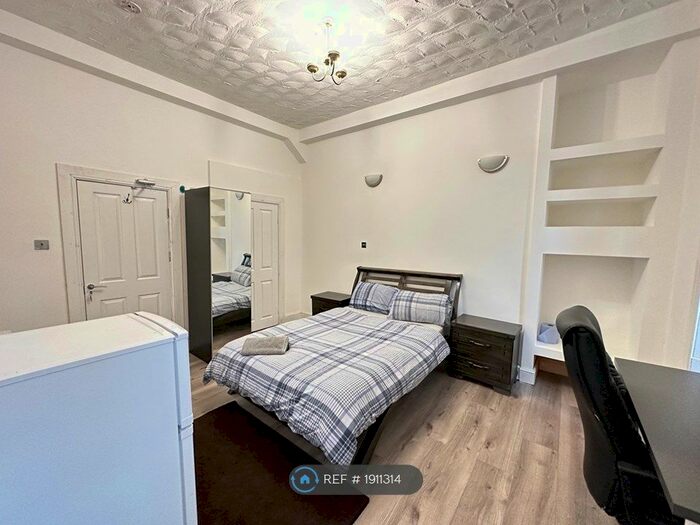 4 Bedroom Flat To Rent In Copland Road, Glasgow, G51