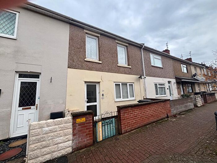 4 Bedroom House To Rent In Edinburgh Street, Swindon, SN2