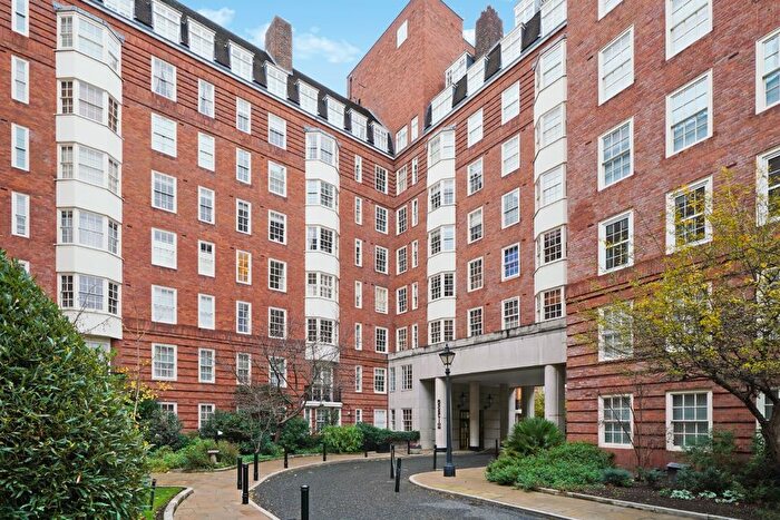 3 Bedroom Flat For Sale In Cranmer Court, Whiteheads Grove, London, Greater London, SW3