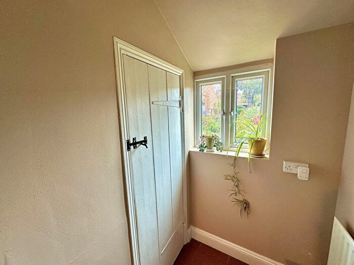3 Bedroom Terraced House For Sale In Holly Road, Abington, NN1