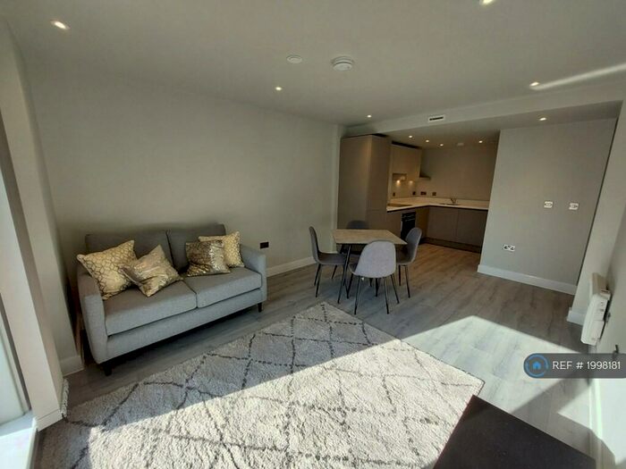 1 Bedroom Flat To Rent In St. Martins Place, Birmingham, B15