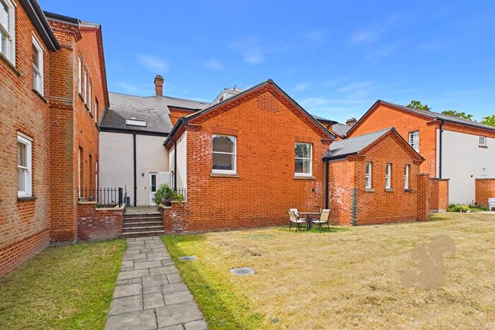 3 Bedroom Flat For Sale In Captain Gardens, Colchester, CO2