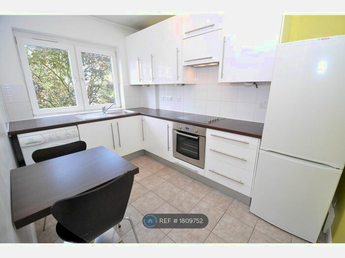 3 Bedroom Flat To Rent In Grimthorpe House, London, EC1V