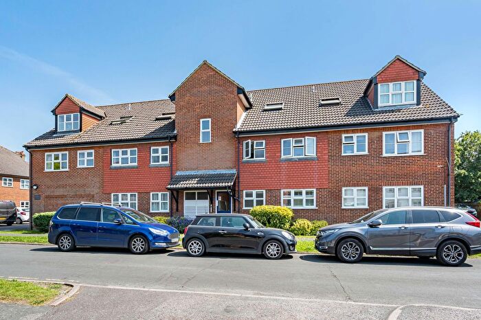 1 Bedroom Flat To Rent In Woodfield Close, Ashtead, KT21