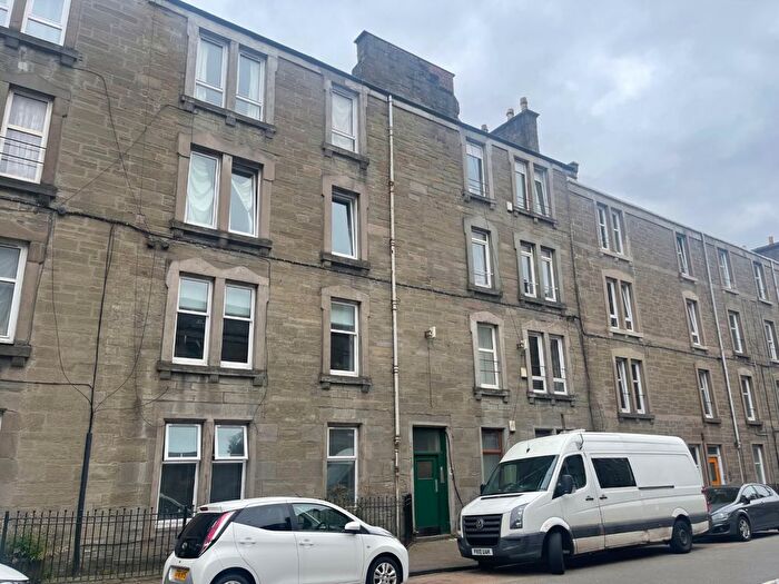 2 Bedroom Flat To Rent In Park Avenue, Stobswell, Dundee, DD4