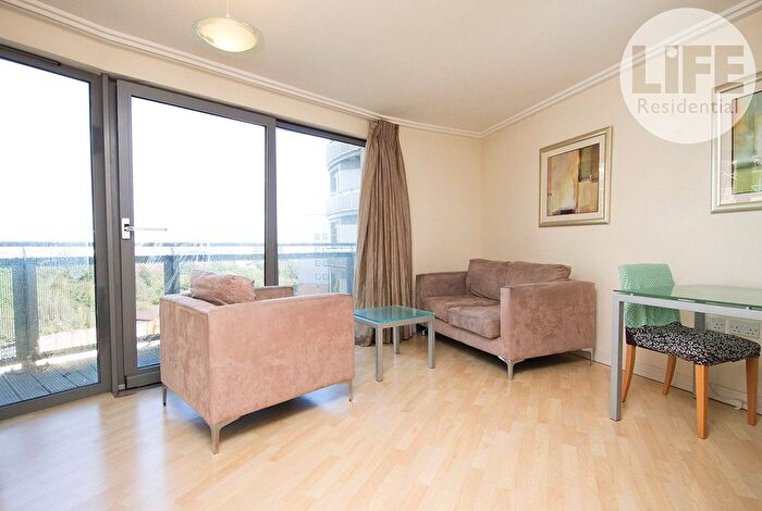 2 Bedroom Flat To Rent In Victoria Road, London, W3