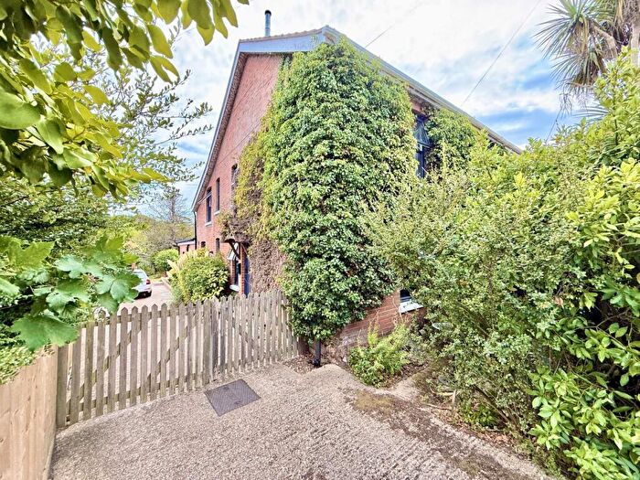 3 Bedroom Semi Detached House For Sale In Glenville Road, Walkford, BH23
