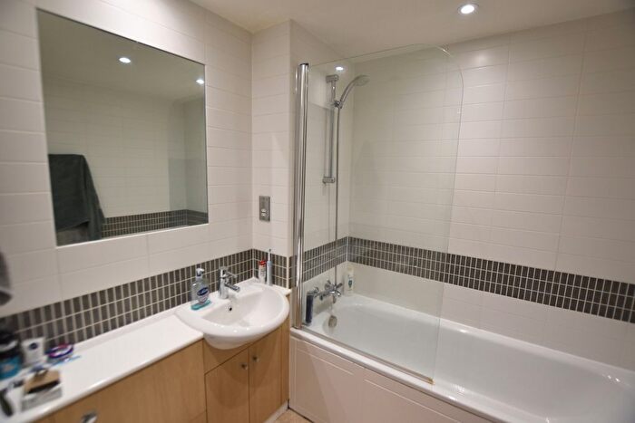 1 Bedroom Flat To Rent In South Fifth Street, Milton Keynes, MK9