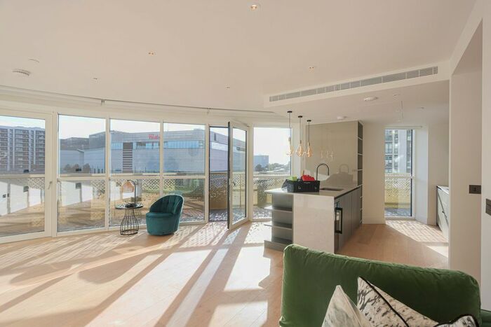 2 Bedroom Flat To Rent In White City Living, Cassini Apartments, Cascade Way, White City, W12