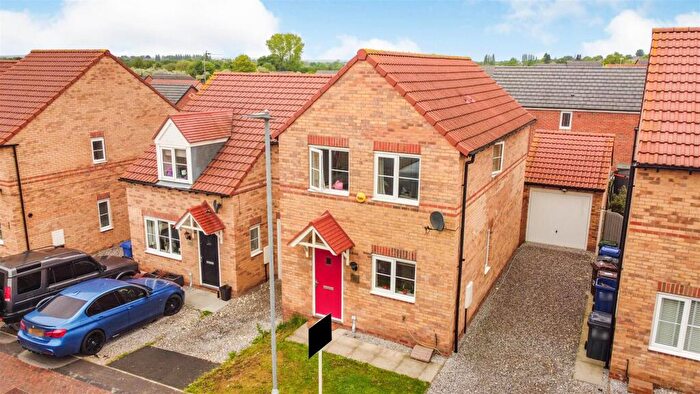 3 Bedroom Semi-Detached House For Sale In Pickhills Grove, Goldthorpe, Rotherham, S63