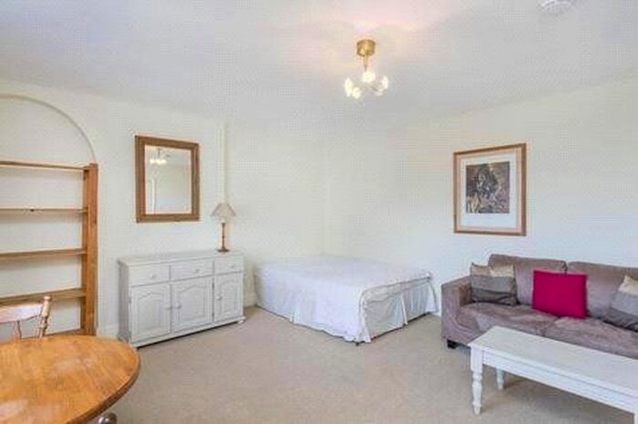 Studio To Rent In Craven Hill, London, W2