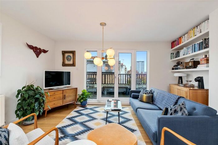 3 Bedroom Flat To Rent In Herndon Road, Wandsworth, London, SW18