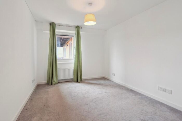 1 Bedroom Flat To Rent In Crow Road, Partick, Glasgow, G11
