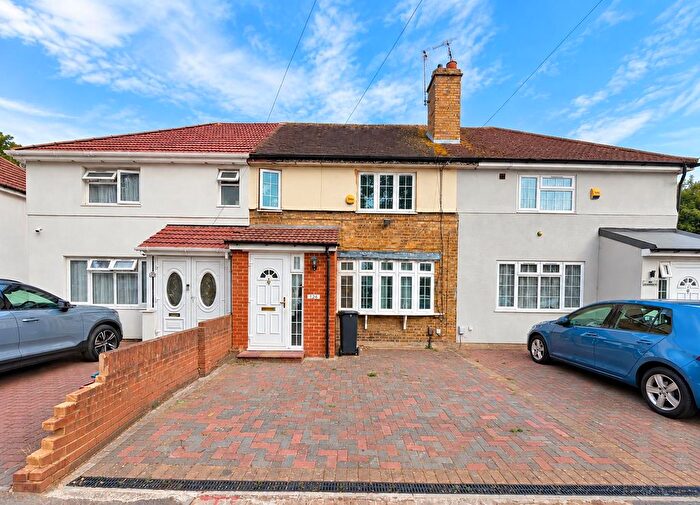 3 Bedroom Terraced House For Sale In Martindale Road, Hounslow, TW4