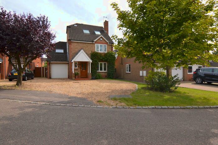 6 Bedroom Detached House To Rent In Sorrel Close, Wokingham, RG40