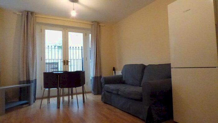 2 Bedroom Flat To Rent In Rudloe Road, Clapham South, SW12