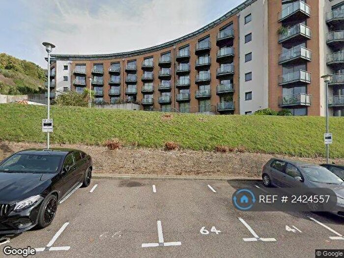 2 Bedroom Flat To Rent In The Eye, Chatham, ME4