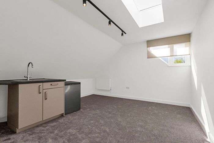 Studio To Rent In Mays Lane, Barnet, EN5