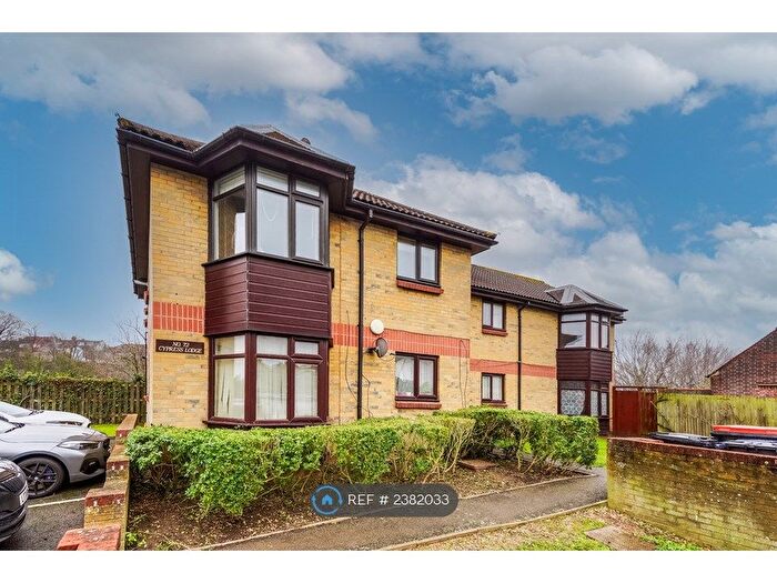 2 Bedroom Flat To Rent In Cypress Lodge, London, NW9