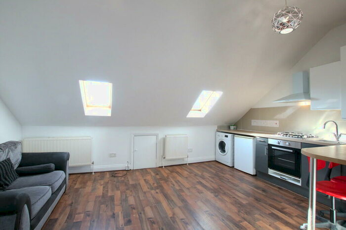 1 Bedroom Flat To Rent In Claremont Road, London, NW2