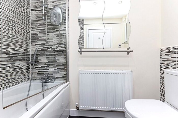 2 Bedroom Terraced House For Sale In Accord Avenue, Paisley, Renfrewshire, PA2