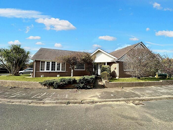 3 Bedroom Bungalow For Sale In Mount Caburn Crescent, Peacehaven, BN10
