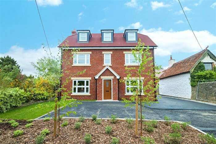 2 Bedroom House To Rent In Eynsham Road, Botley, West Oxford, OX2