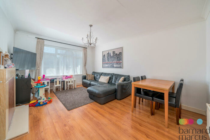 2 Bedroom Apartment To Rent In Oakleigh Road North, Whetstone, N20