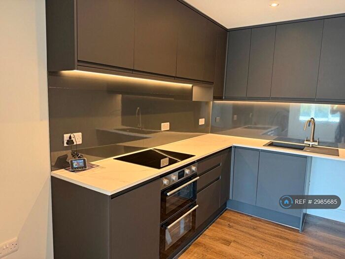 1 Bedroom Flat To Rent In Magpie Hall Road, Chatham, ME4