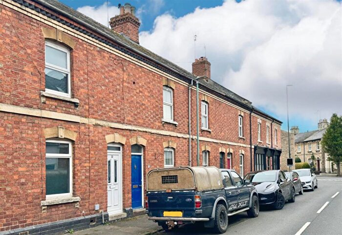 3 Bedroom Terraced House For Sale In Queen Street, Cirencester, GL7