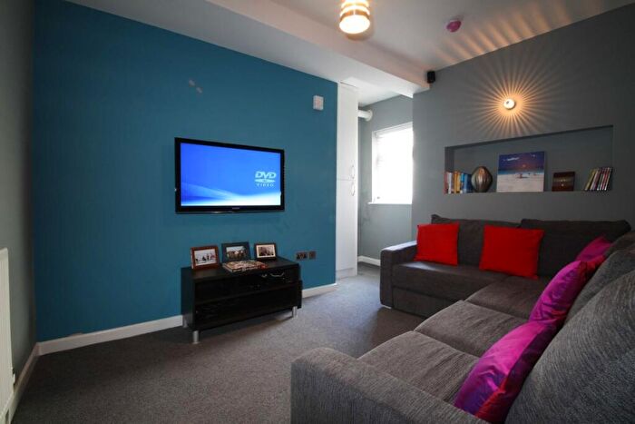 6 Bedroom Terraced House To Rent In Lenton Boulevard, Nottingham, NG7