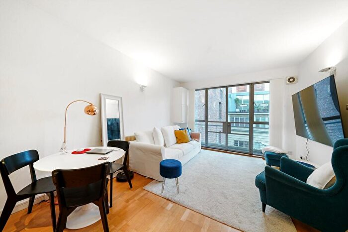 1 Bedroom Apartment To Rent In Dallington Square, EC1V