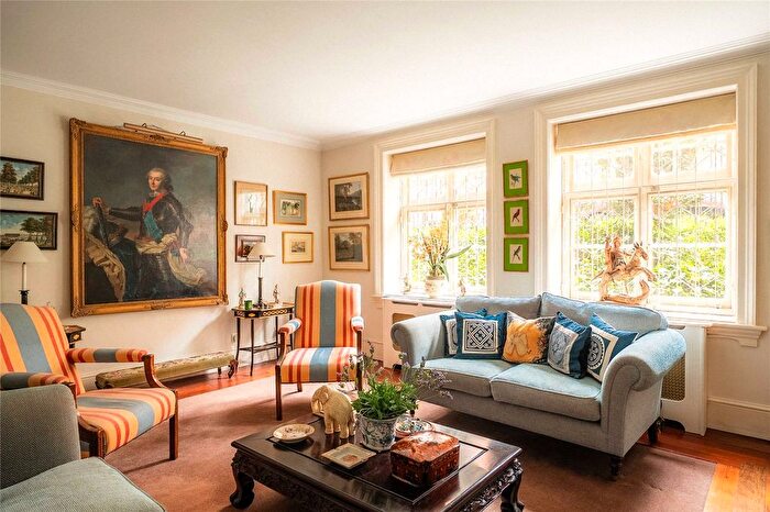 2 Bedroom Flat For Sale In Abingdon Gardens, Abingdon Villas, Kensington, London, W8