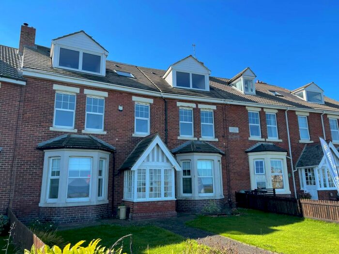2 Bedroom Apartment To Rent In Southcliff, Whitley Bay., NE26