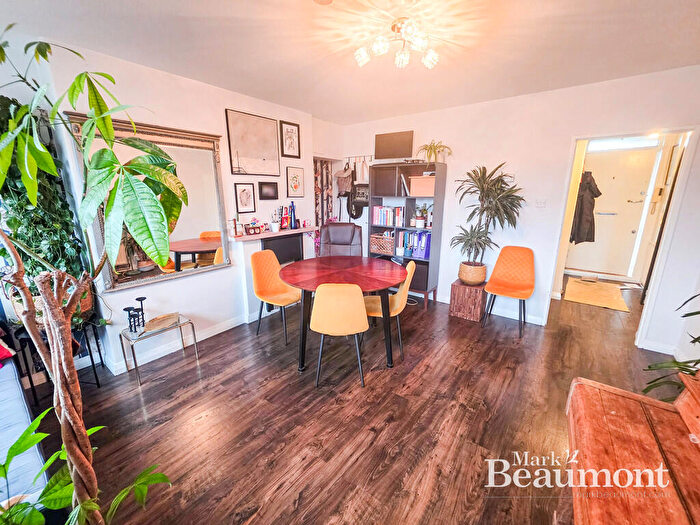 1 Bedroom Apartment For Sale In Grove Street, Deptford, SE8