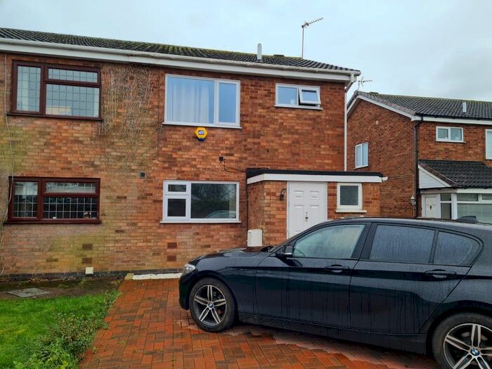 3 Bedroom Semi-Detached House To Rent In Lowick Drive, Wigston, LE18