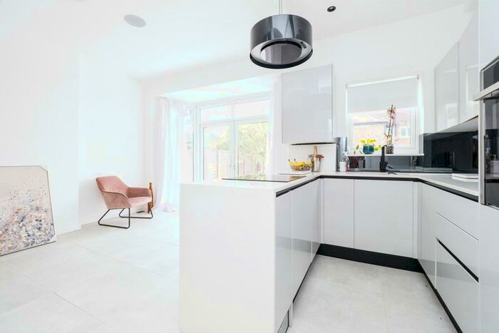 3 Bedroom House To Rent In Rokeby Gardens, Woodford Green, IG8