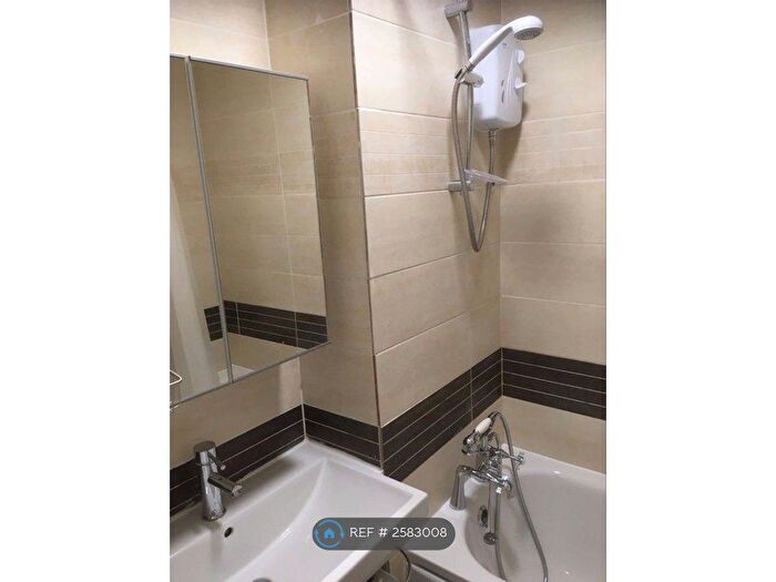 1 Bedroom Flat To Rent In Peregrine House, London, EC1V