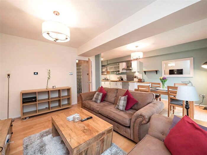 2 Bedroom Flat To Rent In Breadalbane Street, Edinburgh, EH6