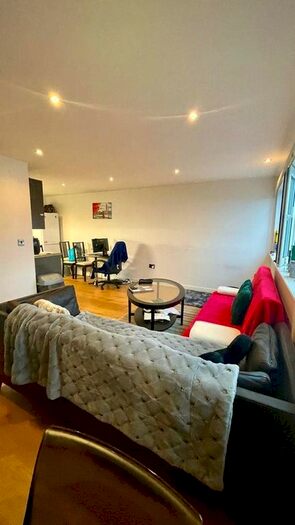 2 Bedroom Flat To Rent In The Bar, St James Gate, Newcastle Upon Tyne, NE1