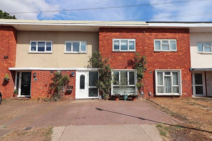 3 Bedroom Terraced House For Sale In Parkway, Stevenage, Hertfordshire, SG2