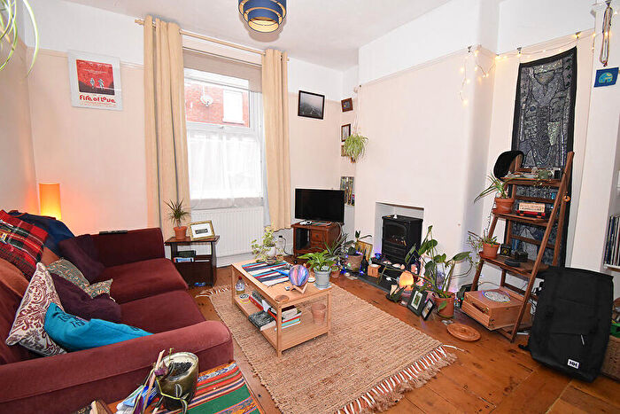 2 Bedroom Terraced House For Sale In Cotfield Street, Haven Banks, Exeter, EX2