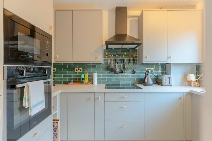 1 Bedroom Apartment To Rent In Arundel Grove, London, ., N16