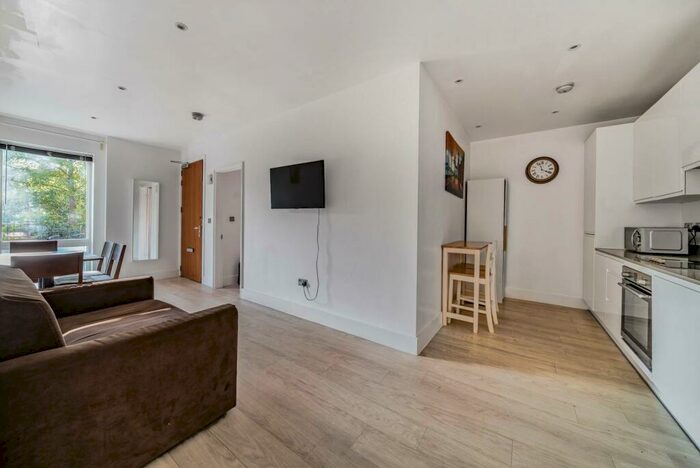 2 Bedroom Flat To Rent In Abbotsford Court, Park Royal, London, NW10