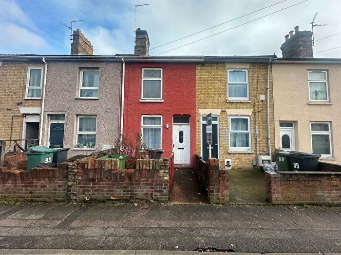2 Bedroom Terraced House For Sale In Gladstone Street, Peterborough, PE1