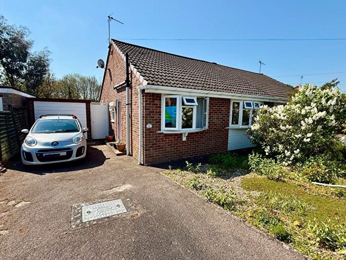 2 Bedroom Semi-Detached Bungalow For Sale In Nene Drive, Oadby, Leicester, LE2